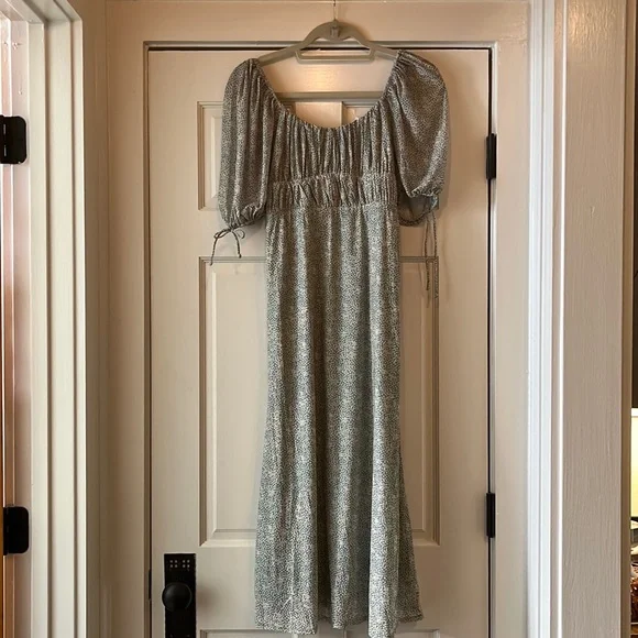 4SI3NNA | Dresses | 4si3nna Sageneutral Midi Dress Size Medium | Poshmark
